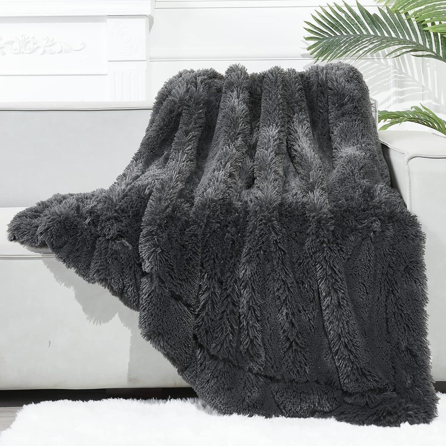 GONAAP Faux Fur Throw Blanket