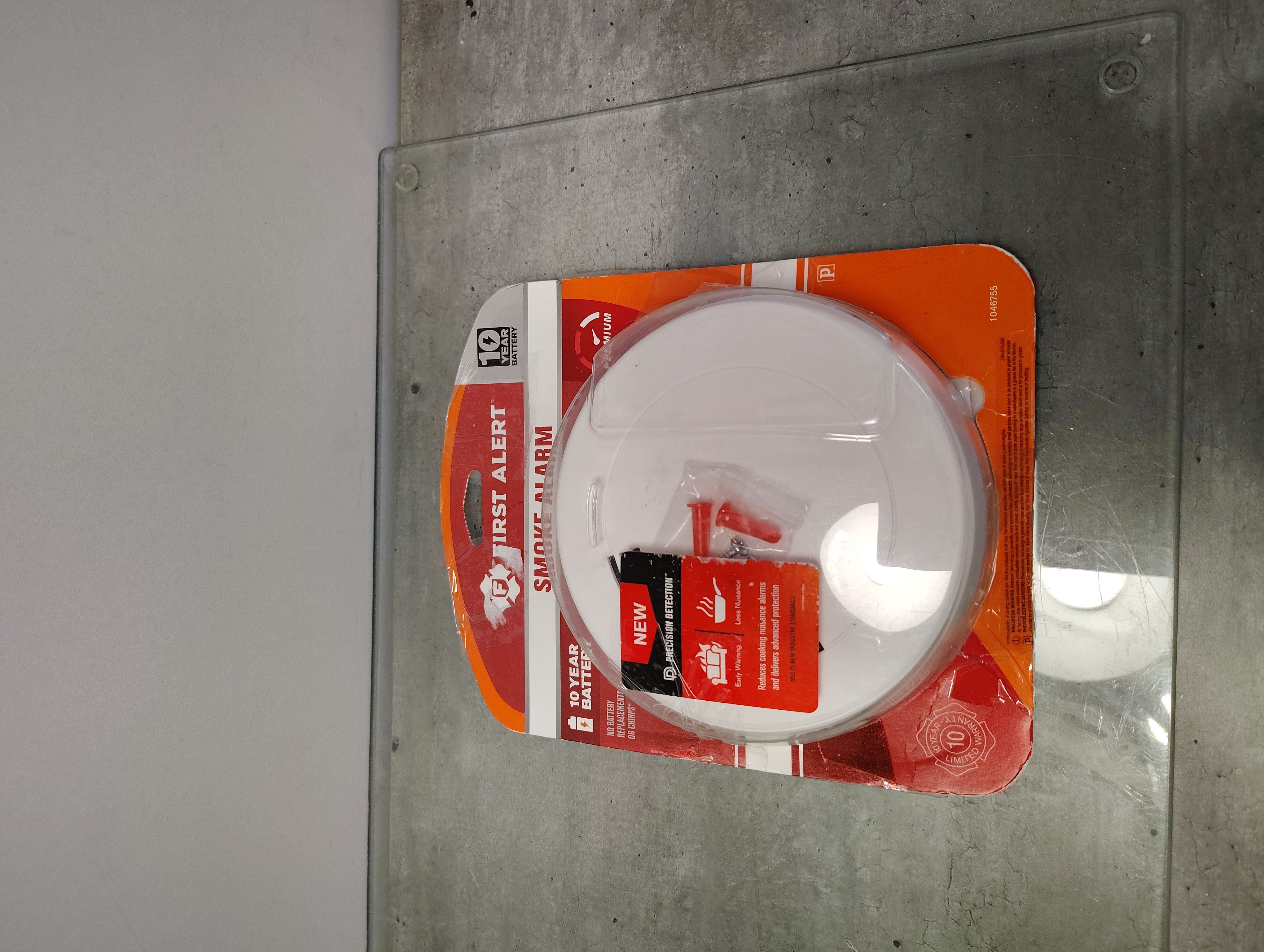 First Alert 10-Year Battery Battery-operated Photoelectric Smoke detector with Voice Alert