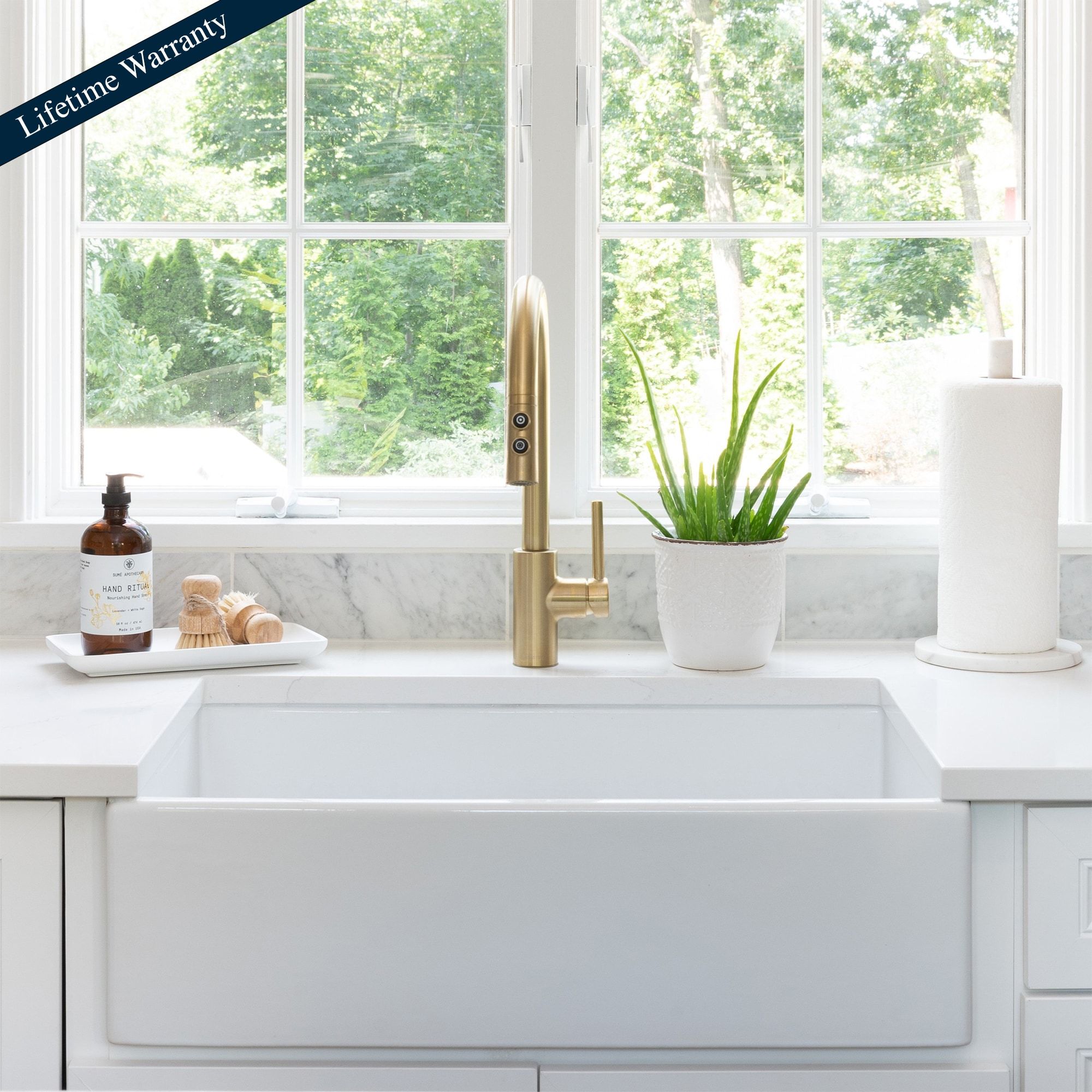 SINKOLOGY Turner Farmhouse/Apron-Front Undermount 30-in x 18-in Crisp White Fireclay Single Bowl Kitchen Sink