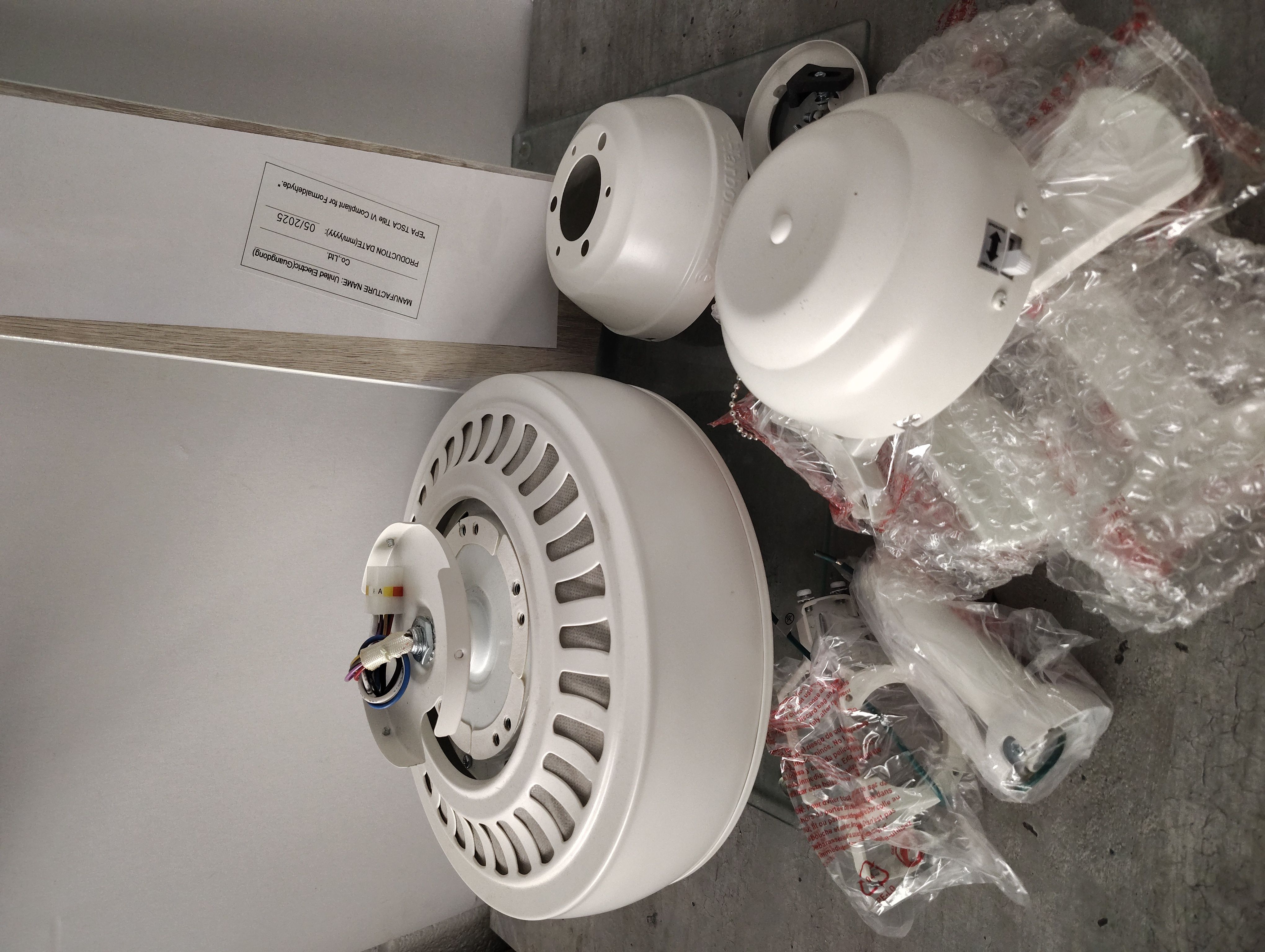Harbor Breeze Armitage 52-in White Indoor Flush Mount Ceiling Fan with Light Kit